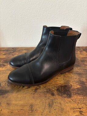 Sutro Sharon Classic Black Leather Chelsea Boots brown heel